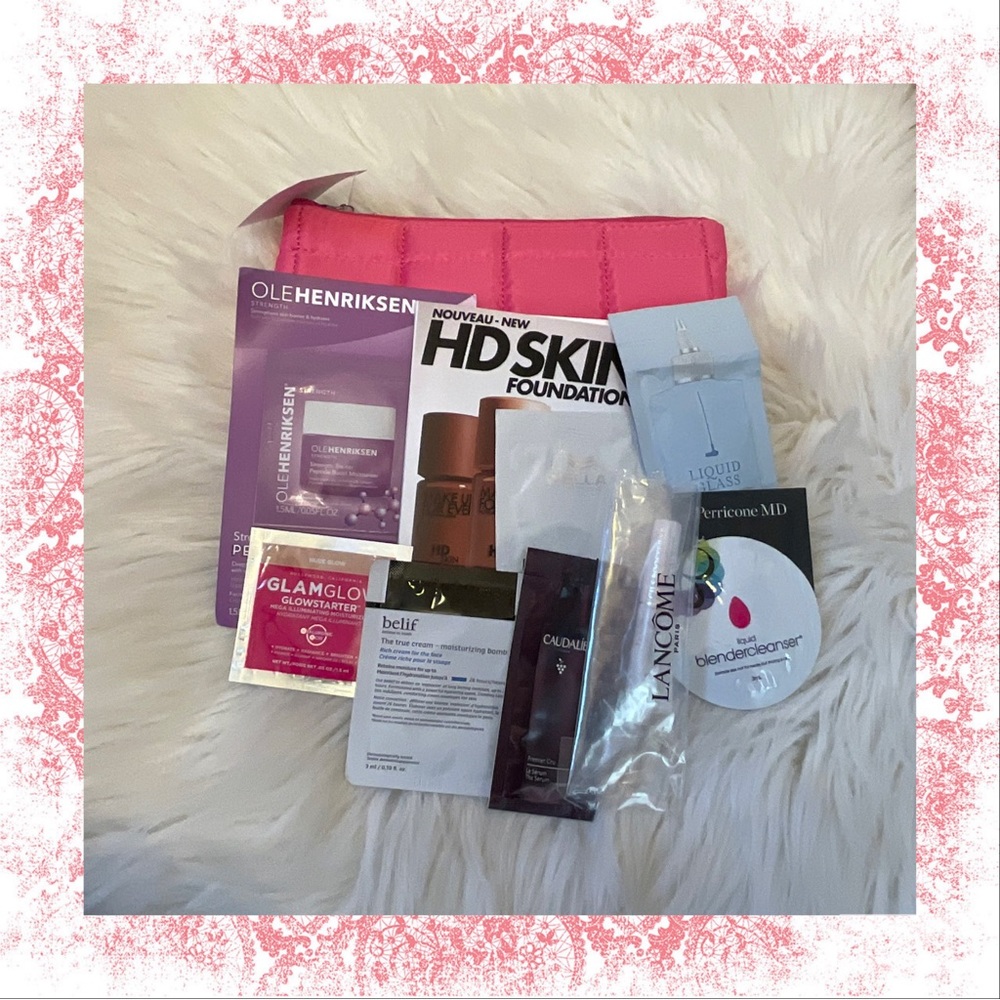 Macy’s Cosmetic Bag & 10 Samples - NWT